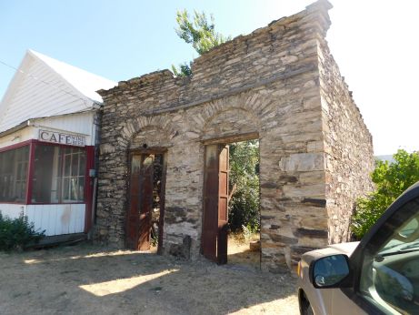 [Picture of Cavagnaro Store]